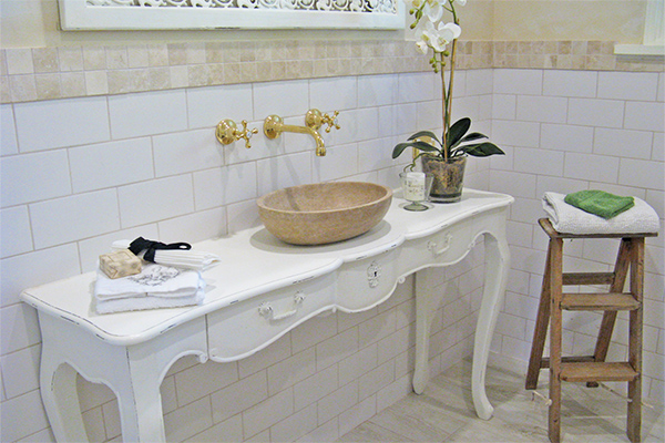 French Finesse – A Bathroom with Style