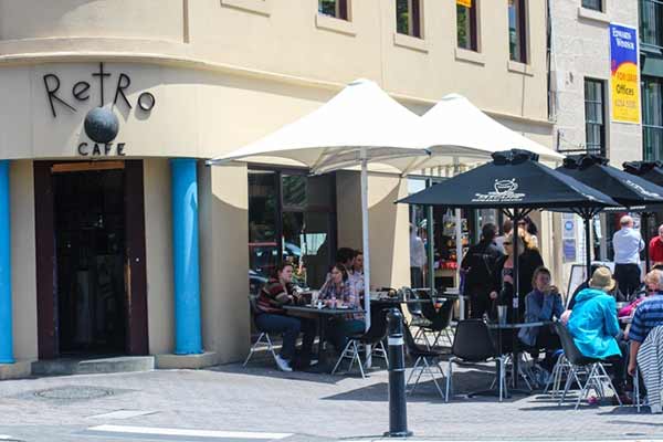 retro-cafe-hobart-tasmania-www-ytravelblog-600x400-cropped